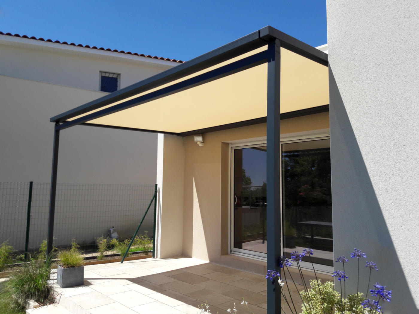 Pergola Toile Rétractable Étanche 4 Poteaux Micro-Perforée Électrique